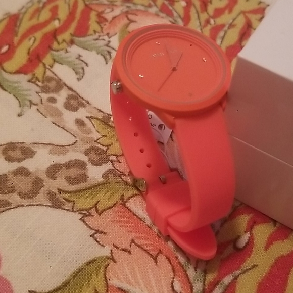 NINE WEST womens neon silicone watch - Picture 3 of 6